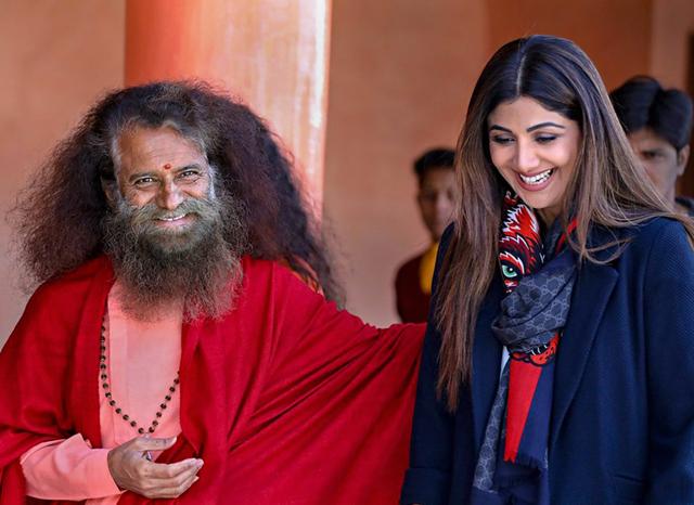 Rishikesh: Bollywood actor Shilpa Shetty and Swami Chidanand Muni Saraswati during the annual International Yoga Festival organised by Parmarth Niketan. (PTI) Rishikesh: Bollywood actor Shilpa Shetty and Swami Chidanand Muni Saraswati during the annual International Yoga Festival organised by Parmarth Niketan. (PTI)
