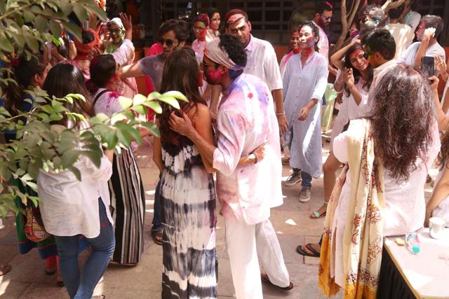 Farhan Akhtar hugs Shibani Dandekar. (Varinder Chawla)
