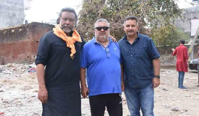(L-R)Anubhav Sinha, Manoj Pahwa and Kumud Mishra during the shoot of Article 15 near Lucknow. (Sourced ) (L-R)Anubhav Sinha, Manoj Pahwa and Kumud Mishra during the shoot of Article 15 near Lucknow. (Sourced )