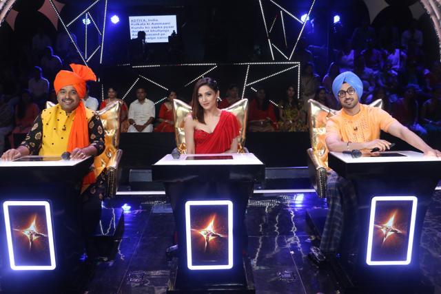 Diljit Dosanjh, Neeti Mohan and Shankar Mahadevan on the sets of Rising Stars.