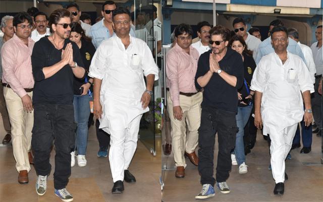 Shah Rukh Khan spotted in Kolkata. (Varinder Chawla)