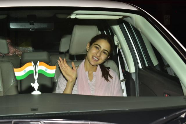 Sara Ali Khan waves at the paparazzi. (Varinder Chawla)