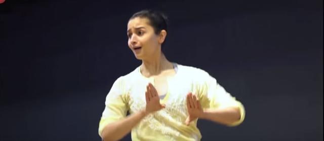 Alia Bhatt training for Kalank’s Ghar More Pardesiya.