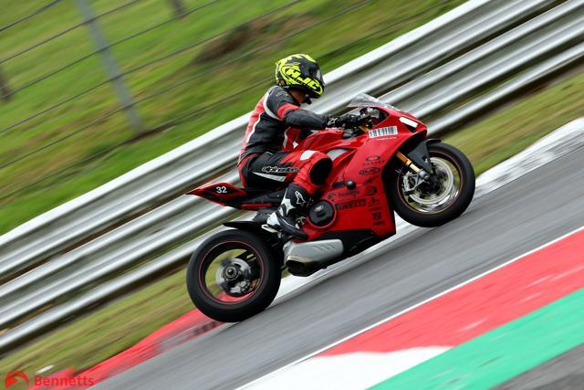 Bike Enthusiast John Abraham To Now Do A Film On Bike Racing Undergoes Intense Training See Pics Hindustan Times John abraham bike raising scene force movie bollywood fight scene. bike enthusiast john abraham to now do
