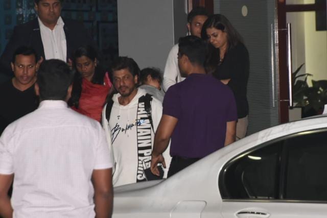 Shah Rukh Khan arrives in Mumbai. (Varinder Chawla) Shah Rukh Khan arrives in Mumbai. (Varinder Chawla)