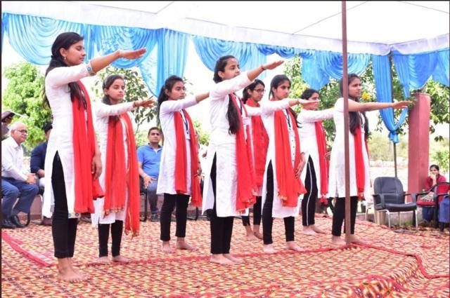 Students of GCG performed a nukkad natak titled Ab Karlo Tayaari, Ab Hai Matdan Ki Baari.