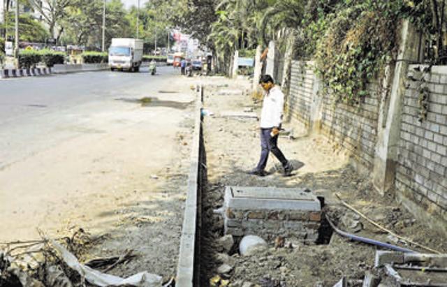 Footpath work in progress near Athashri Appartment Hadapsar, at Mundwa road in the month of February. (Rahul Raut/HT PHOTO) Footpath work in progress near Athashri Appartment Hadapsar, at Mundwa road in the month of February. (Rahul Raut/HT PHOTO)