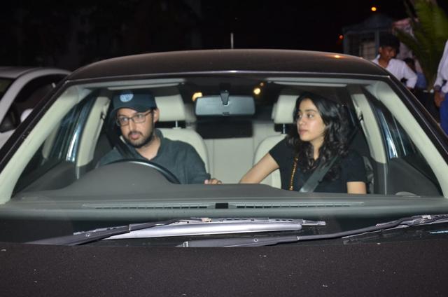 Janhvi Kapoor during an outing with her friends. (Varinder Chawla) Janhvi Kapoor during an outing with her friends. (Varinder Chawla)