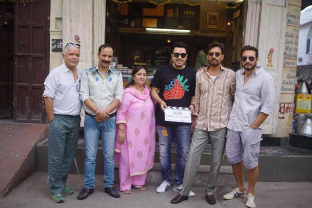 Irrfan joins the team of Angrezi Medium in Udaipur. Irrfan joins the team of Angrezi Medium in Udaipur.