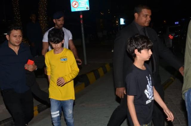 Hrithik Roshan with sons Hridhaan and Hrehaan (Varinder Chawla) Hrithik Roshan with sons Hridhaan and Hrehaan (Varinder Chawla)