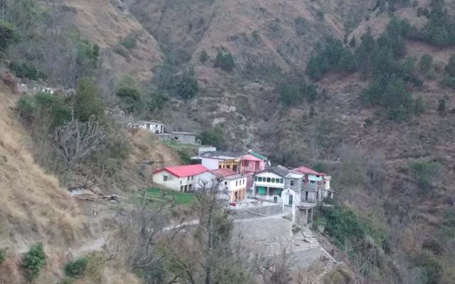 Kharak village in Tehri Garhwal. (HT Photo ) Kharak village in Tehri Garhwal. (HT Photo )