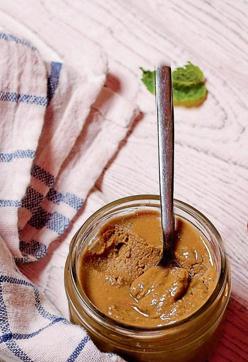 Sunflower seed butter is rich in vitamin B, zinc, iron and magnesium. (Shutterstock) Sunflower seed butter is rich in vitamin B, zinc, iron and magnesium. (Shutterstock)