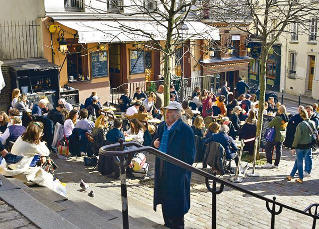 Montmartre is a popular hang-out spot with a lot of cultural talent (Saubhadra Chatterji) Montmartre is a popular hang-out spot with a lot of cultural talent (Saubhadra Chatterji)