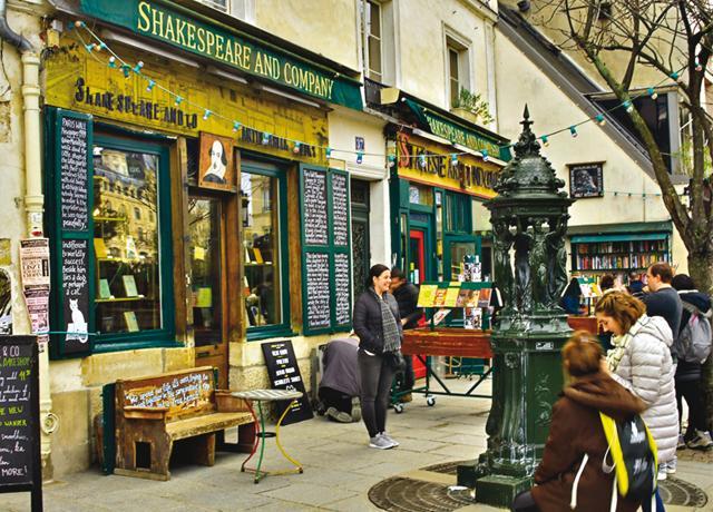 Shakespeare and Company is the Mecca of book lovers in Paris (Saubhadra Chatterji) Shakespeare and Company is the Mecca of book lovers in Paris (Saubhadra Chatterji)