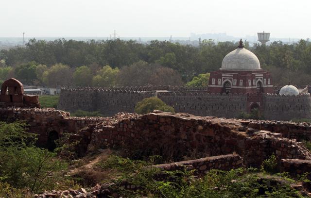 The Ghiyas ud-Din Tughlaq Tomb opposite Tughlaqabad Fort (Shivam Saxena/HT) The Ghiyas ud-Din Tughlaq Tomb opposite Tughlaqabad Fort (Shivam Saxena/HT)