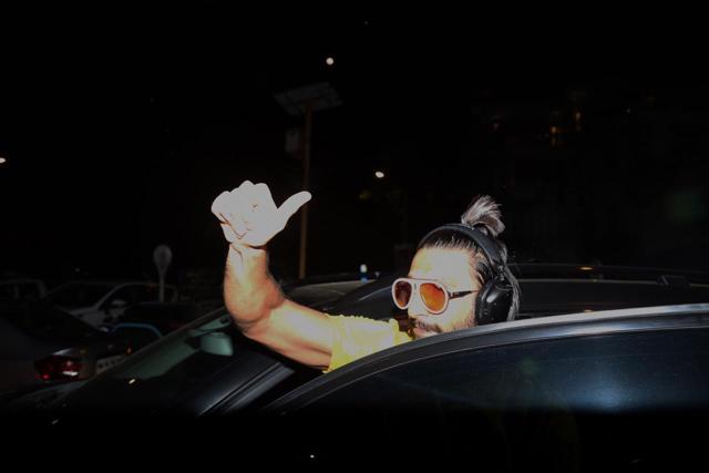 Ranveer Singh waves to the crowd. (Varinder Chawla) Ranveer Singh waves to the crowd. (Varinder Chawla)
