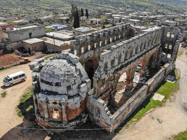 An aerial view shows the 5th century basilica in Qalb Lozeh village in northwestern Syria, on April 18, 2019. (AFP) An aerial view shows the 5th century basilica in Qalb Lozeh village in northwestern Syria, on April 18, 2019. (AFP)