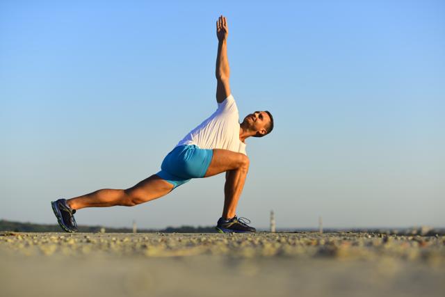 Do 10 reps of Spiderman (Shutterstock) Do 10 reps of Spiderman (Shutterstock)