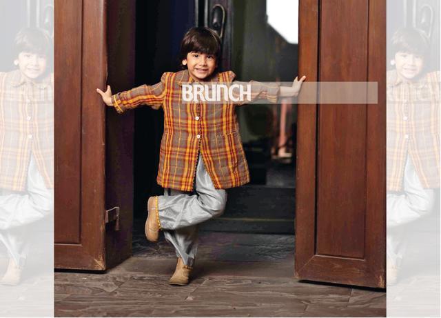 (On Adhyann: Jacket and pajamas, Péro) (Ankit Chawla) (On Adhyann: Jacket and pajamas, Péro) (Ankit Chawla)