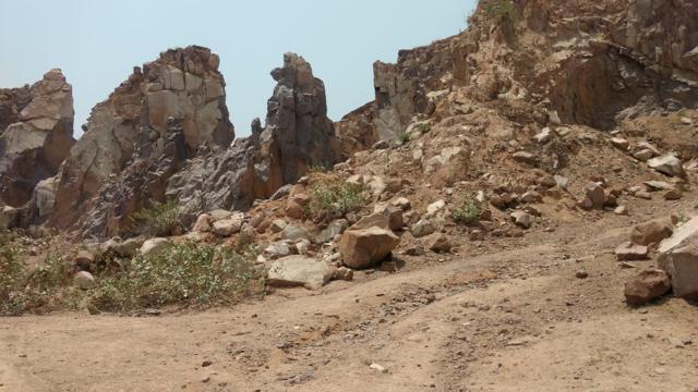 Pangara hills in Banda district have turned into mounds due to illegal stone mining; (HT Photo ) Pangara hills in Banda district have turned into mounds due to illegal stone mining; (HT Photo )