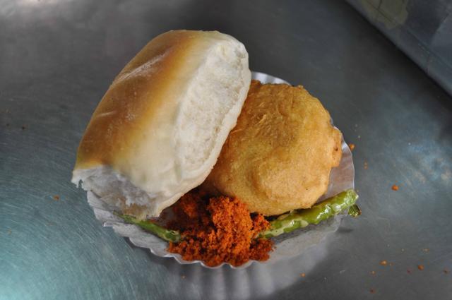 Vada pav and chai, has been replaced with fried rice and biryani at rallies in Mumbai, (Rishikesh Choudhary) Vada pav and chai, has been replaced with fried rice and biryani at rallies in Mumbai, (Rishikesh Choudhary)