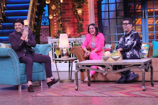 Kajol and Karan Johar enjoy a moment on The Kapil Sharma Show. Kajol and Karan Johar enjoy a moment on The Kapil Sharma Show.