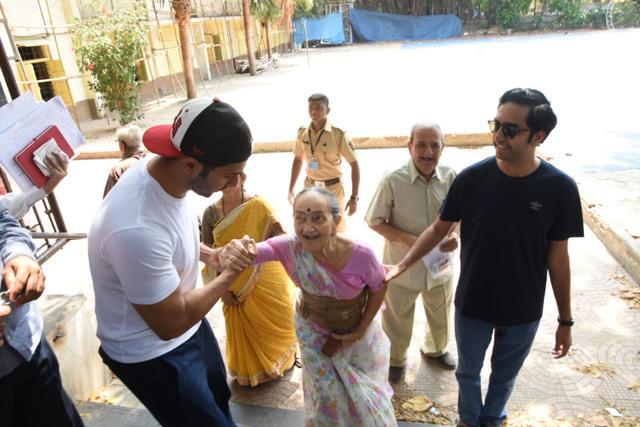 Varun Dhawan at the pooling station. Varun Dhawan at the pooling station.