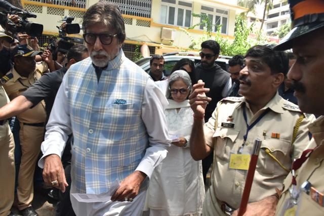 Amitabh Bachchan at the polling station. Amitabh Bachchan at the polling station.