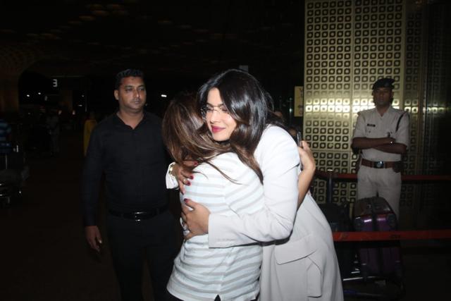 Priyanak Chopra seen at the airport. (Varinder Chawla) Priyanak Chopra seen at the airport. (Varinder Chawla)