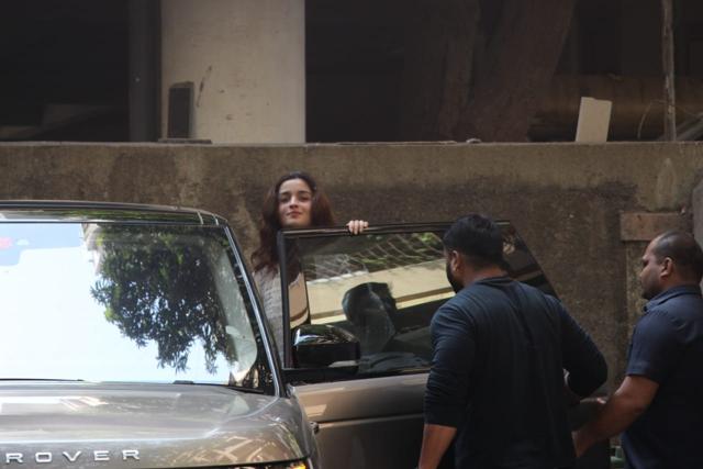 Alia Bhatt outside Sanjay Leela Bhansali’s office. (Varinder Chawla) Alia Bhatt outside Sanjay Leela Bhansali’s office. (Varinder Chawla)