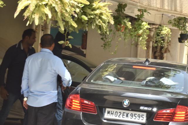 Kartik Aaryan seen outside Sara Ali Khan’s home. (Varinder Chawla)