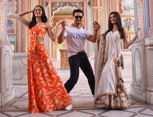 Jaipur: Actors Ananya Pandey, Tiger Shroff and Tara Sutaria during the promotions of Student of the Year 2 in Jaipur, on May 1. (IANS) Jaipur: Actors Ananya Pandey, Tiger Shroff and Tara Sutaria during the promotions of Student of the Year 2 in Jaipur, on May 1. (IANS)
