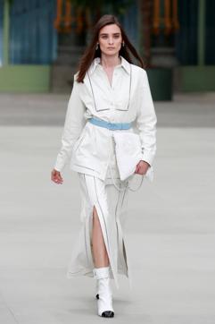 A model presents a creation during the Cruise 2020 collection show for French fashion house Chanel at the Grand Palais in Paris, France, May 3, 2019. REUTERS/Gonzalo Fuentes (REUTERS) A model presents a creation during the Cruise 2020 collection show for French fashion house Chanel at the Grand Palais in Paris, France, May 3, 2019. REUTERS/Gonzalo Fuentes (REUTERS)