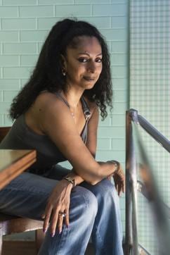 While still at the top of her game, Shweta got married in 1997 and moved to Hamburg, abandoning her music career (Aalok Soni)