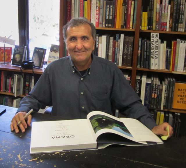 Pete Souza promoting his book, Obama: An Intimate Portrait. Pete Souza promoting his book, Obama: An Intimate Portrait.