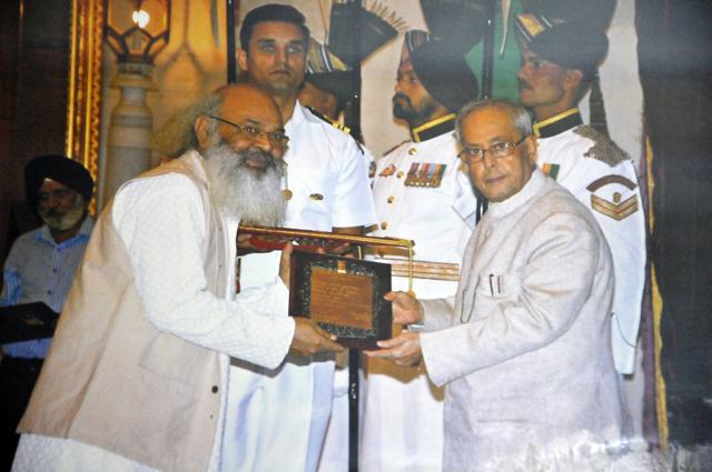 Surya Mohan Kulsrestha Dhawan has bagged several awards in which the most prestigious is Sangeet Natak Akademi Award by then president Pranab Mukerjee in 2015 (for 2014). (HT) Surya Mohan Kulsrestha Dhawan has bagged several awards in which the most prestigious is Sangeet Natak Akademi Award by then president Pranab Mukerjee in 2015 (for 2014). (HT)