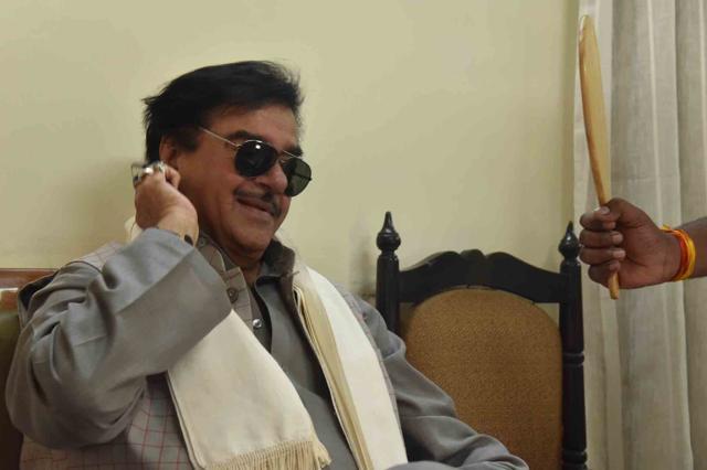 Congress's Patna Sahib seat candidate Shatrughan Sinha at his residence, in Patna. (Santosh Kumar / HT Photo )