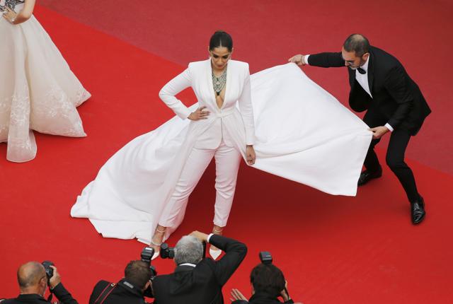 Sonam Kapoor poses at 72nd Cannes Film Festival. (REUTERS) Sonam Kapoor poses at 72nd Cannes Film Festival. (REUTERS)