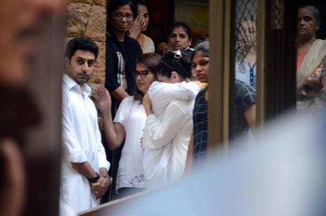Actor Abhishek Bachchan at the Devgan residence to pay tributes to Bollywood's veteran action director Veeru Devgan, who passed away, in Mumbai. (IANS) Actor Abhishek Bachchan at the Devgan residence to pay tributes to Bollywood's veteran action director Veeru Devgan, who passed away, in Mumbai. (IANS)