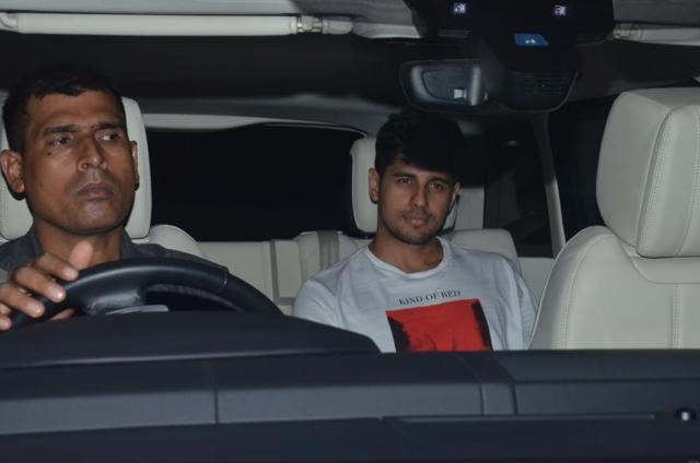 Sidharth Malhotra arrives at Karan Johar’s residence on Tuesday. (Varinder Chawla) Sidharth Malhotra arrives at Karan Johar’s residence on Tuesday. (Varinder Chawla)