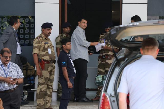 Siddharth Roy Kapur spotted at Kalina airport. (Varinder Chawla) Siddharth Roy Kapur spotted at Kalina airport. (Varinder Chawla)
