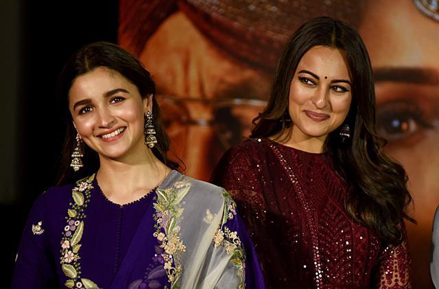 Alia Bhatt (L) and Sonakshi Sinha (R) pose during the trailer launch of Kalank in Mumbai on April 3, 2019. (AFP) Alia Bhatt (L) and Sonakshi Sinha (R) pose during the trailer launch of Kalank in Mumbai on April 3, 2019. (AFP)