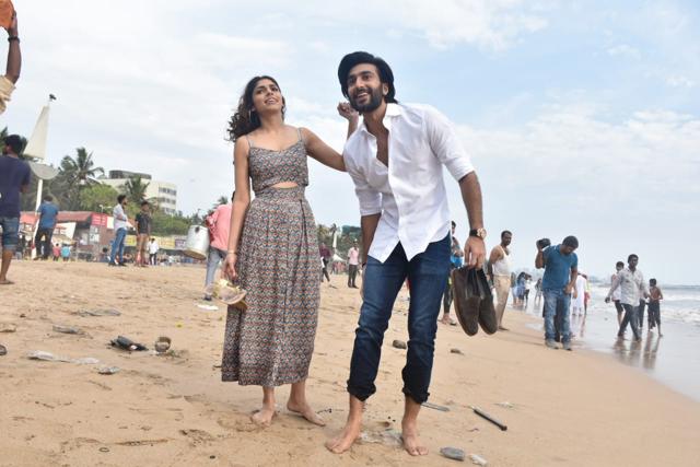 Sharmin Segal and Meezaan promote Malaal at Juhu beach. (Varinder Chawla) Sharmin Segal and Meezaan promote Malaal at Juhu beach. (Varinder Chawla)