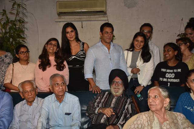 Salman Khan and Katrina Kaif meet families of witnesses of India-Pakistan partition. ( Varinder Chawla ) Salman Khan and Katrina Kaif meet families of witnesses of India-Pakistan partition. ( Varinder Chawla )