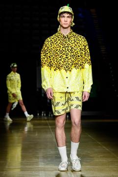 A model presents a creation during the presentation of Italian fashion brand MSGMs Spring-Summer 2020 collection, as part of a Pitti Special Anniversary to celebrate the brands 10 years, during the Pitti Immagine Uomo fashion fair at the Mandela Forum in Florence on June 13, 2019. (AFP) A model presents a creation during the presentation of Italian fashion brand MSGMs Spring-Summer 2020 collection, as part of a Pitti Special Anniversary to celebrate the brands 10 years, during the Pitti Immagine Uomo fashion fair at the Mandela Forum in Florence on June 13, 2019. (AFP)