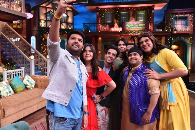 The teams of The Kapil Sharma Show and Booo…Sabki Phategi come together for a selfie. The teams of The Kapil Sharma Show and Booo…Sabki Phategi come together for a selfie.
