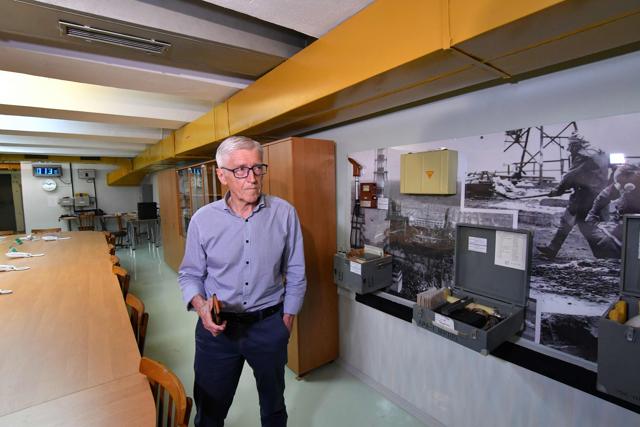 Sergiy Parashyn, a Communist party leader at the Chernobyl nuclear power plant in April 1986, and the plant director general in 1994-1998 stands in a meeting room in the underground shelter of Chernobyl nuclear power plant on June 7, 2019, where the first meetings of the official commission that handled the subsequences of the disaster took place in April 1986. (AFP) Sergiy Parashyn, a Communist party leader at the Chernobyl nuclear power plant in April 1986, and the plant director general in 1994-1998 stands in a meeting room in the underground shelter of Chernobyl nuclear power plant on June 7, 2019, where the first meetings of the official commission that handled the subsequences of the disaster took place in April 1986. (AFP)