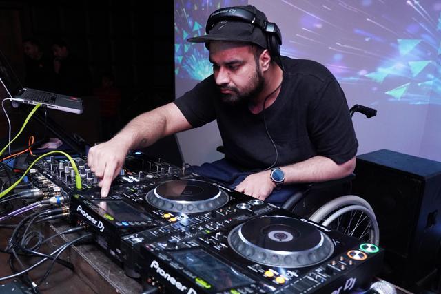 DJ Varun Khullar photographed during one of his sets. (Gokul VS/HT Photo)
