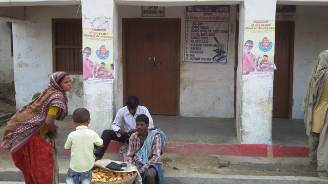 Some of the vendors set up their temporary business right at the entrance of the PHC. (HT Photo ) Some of the vendors set up their temporary business right at the entrance of the PHC. (HT Photo )