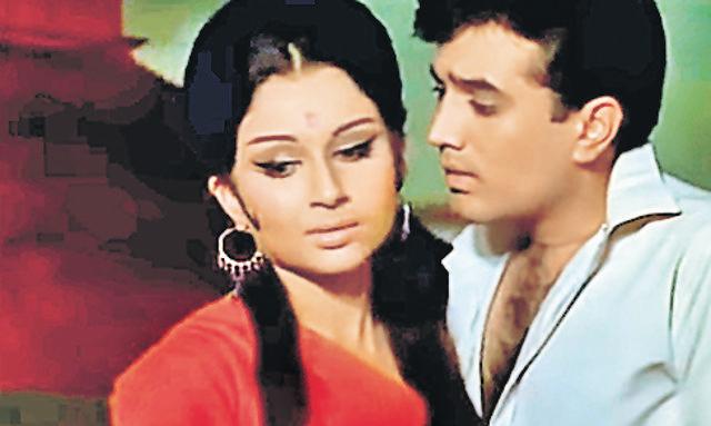 Aradhana: Getting close on rainy nights Aradhana: Getting close on rainy nights